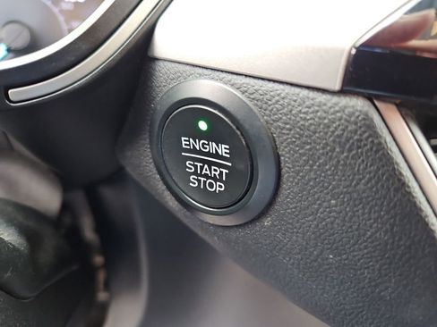 Used 2021 Ford Escape SE image 16