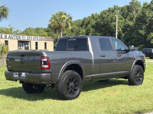 Used 2022 RAM 2500 Limited w/ Night Edition AWD/4WD image 6