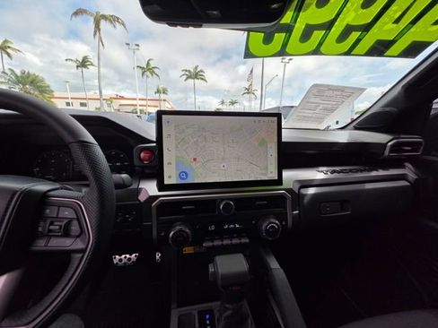 Used 2025 Toyota Tacoma 2WD Double Cab image 13