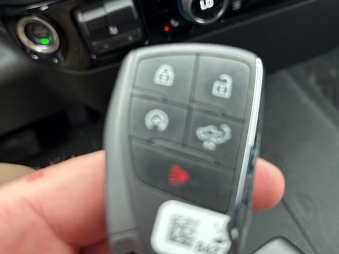 Used 2024 Chevrolet Silverado 1500 RST AWD/4WD image 18