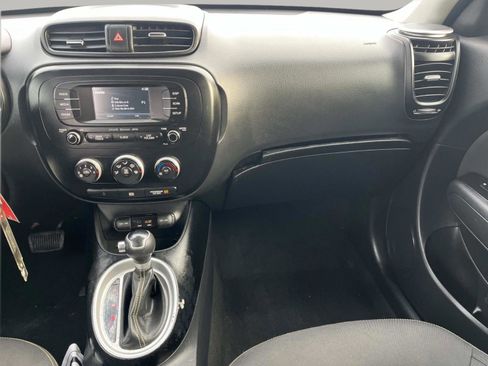 Used 2016 Kia Soul + image 13