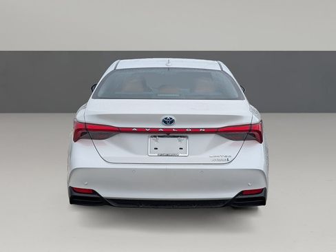 Used 2021 Toyota Avalon Limited w/ Advanced Safety Package FWD image 10