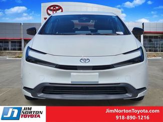 Used 2025 Toyota Prius LE FWD video 2