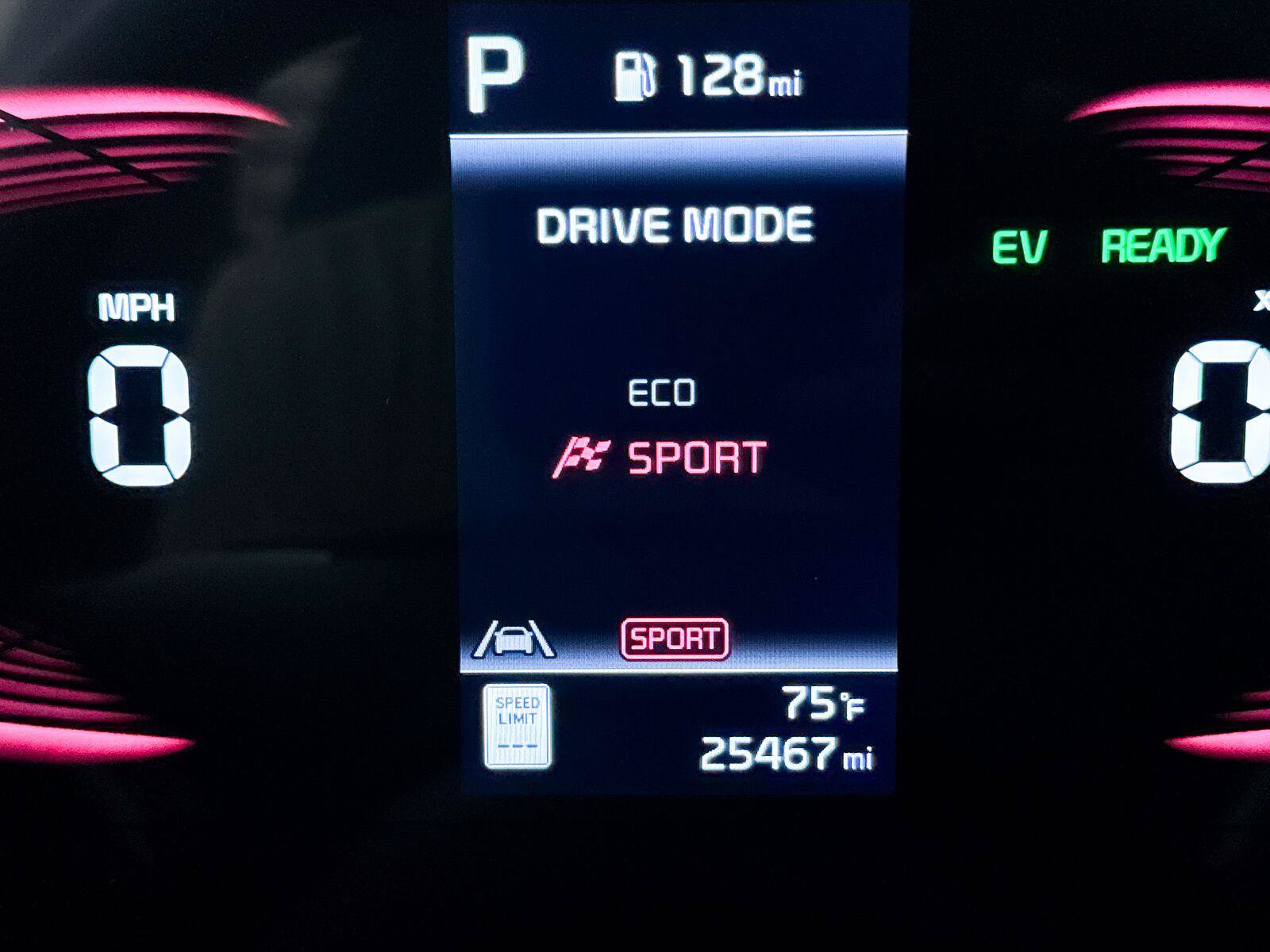 Used 2024 Kia Niro SX Touring FWD image 12