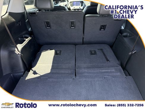 Used 2023 GMC Acadia SLT FWD image 12