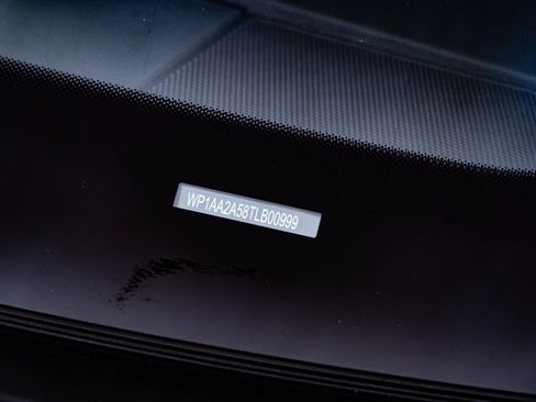 Certified 2026 Porsche Macan AWD/4WD image 33