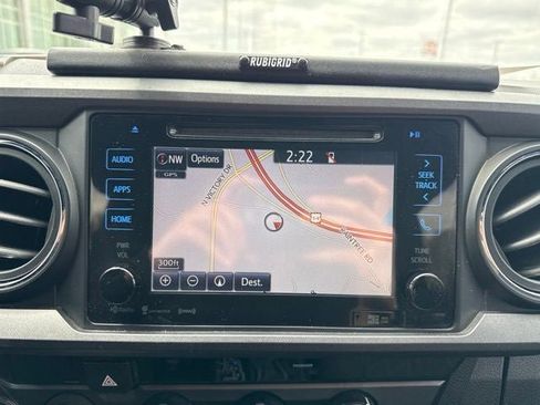 Used 2017 Toyota Tacoma TRD Sport w/ Tow Package (A/T) AWD/4WD image 29
