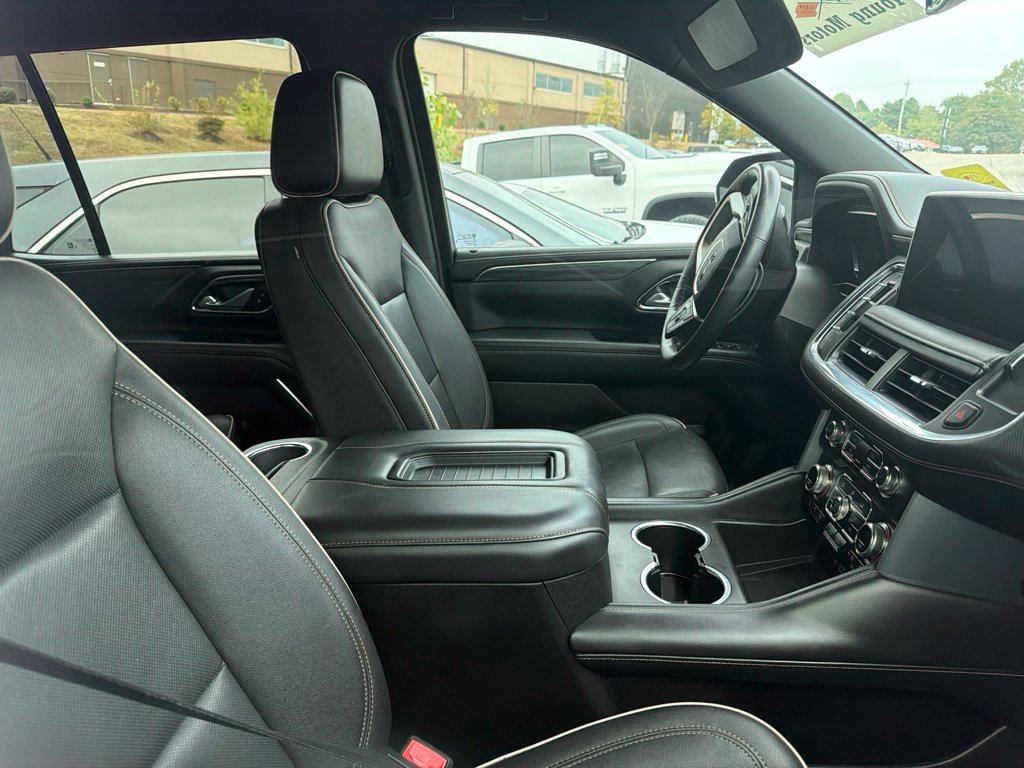 Used 2022 GMC Yukon SLT w/ SLT Luxury Package AWD/4WD image 2