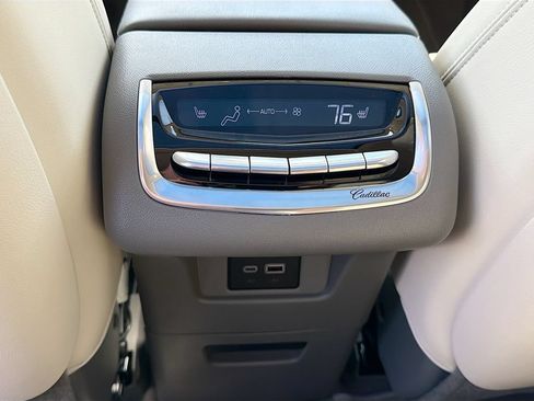 Used 2024 Cadillac XT6 Premium Luxury w/ Technology Package AWD/4WD image 29