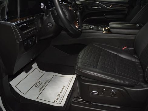 Used 2023 Cadillac Escalade ESV Sport Platinum w/ Heavy-Duty Trailer Package AWD/4WD image 42