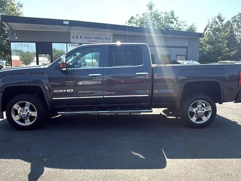 Used 2016 GMC Sierra 2500 SLT w/ All-Terrain HD Package AWD/4WD image 4