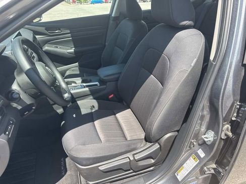 Used 2025 Nissan Altima 2.5 S FWD image 26