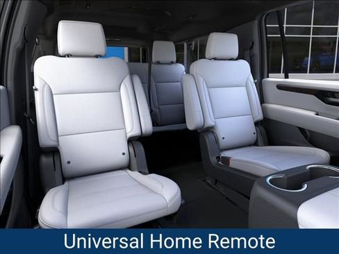 New 2026 Chevrolet Suburban Premier AWD/4WD image 19