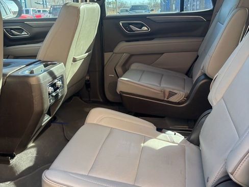 Used 2021 GMC Yukon SLT w/ SLT Luxury Package image 10
