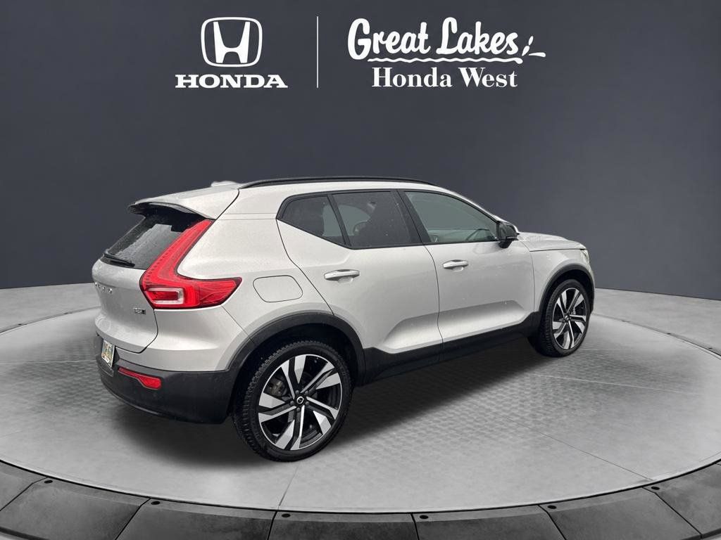 Used 2023 Volvo XC40 B5 Plus w/ Driver Assist Package AWD/4WD image 10