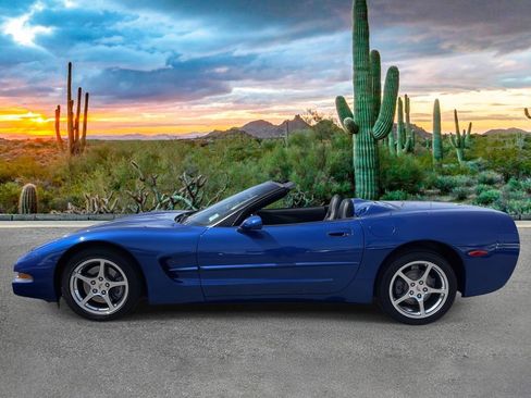Used 2003 Chevrolet Corvette Convertible w/ Preferred Equipment Group1 RWD image 6