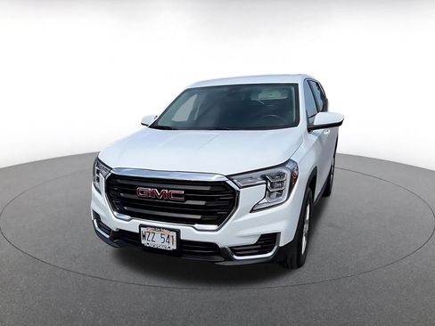 Used 2024 GMC Terrain SLE FWD image 7