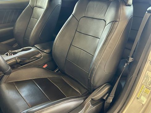 Used 2016 Ford Mustang Premium image 15