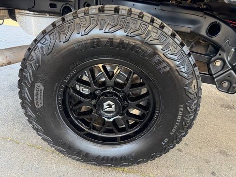 Used 2018 RAM 2500 Tradesman w/ Popular Equipment Group AWD/4WD image 32