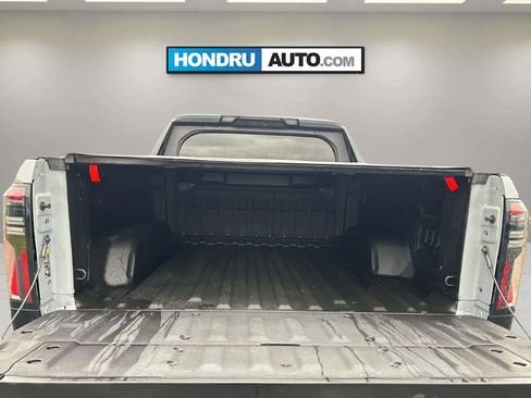 Used 2024 GMC Sierra EV Denali image 9