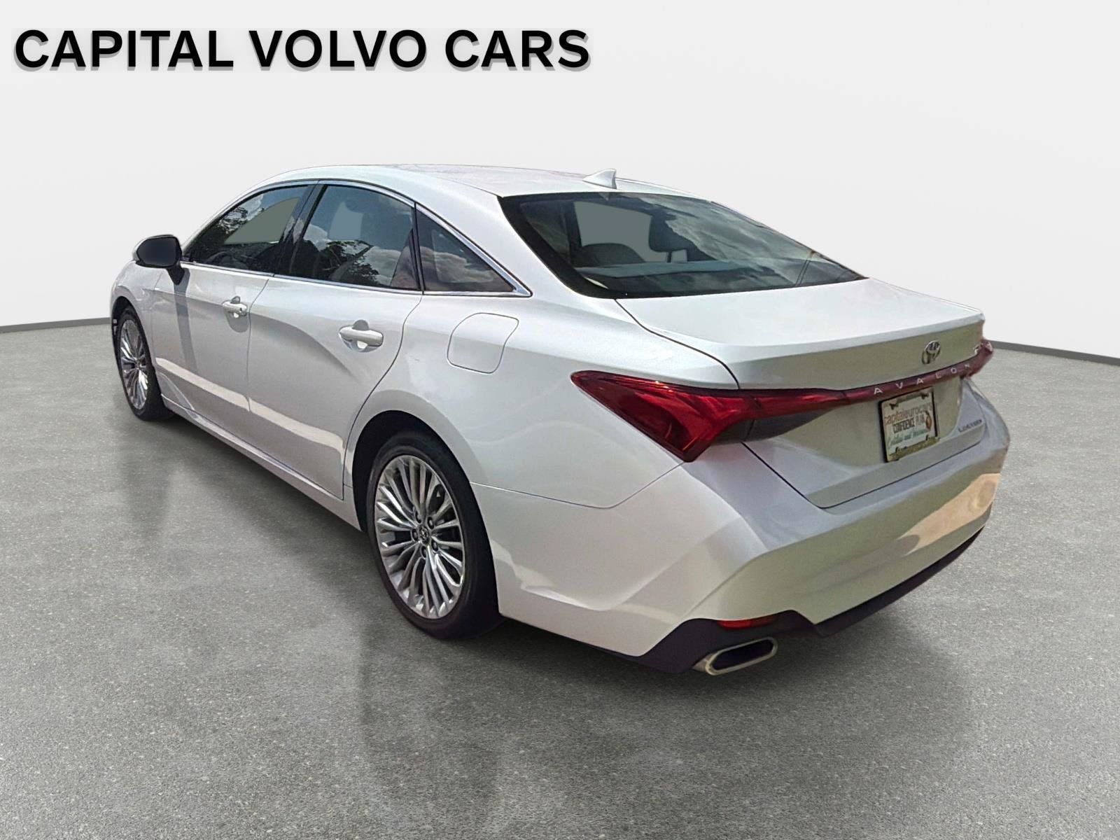 Used 2019 Toyota Avalon Limited FWD image 7