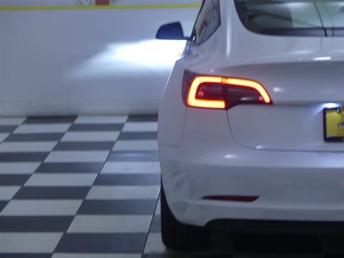 Used 2023 Tesla Model 3 Long Range AWD/4WD image 27