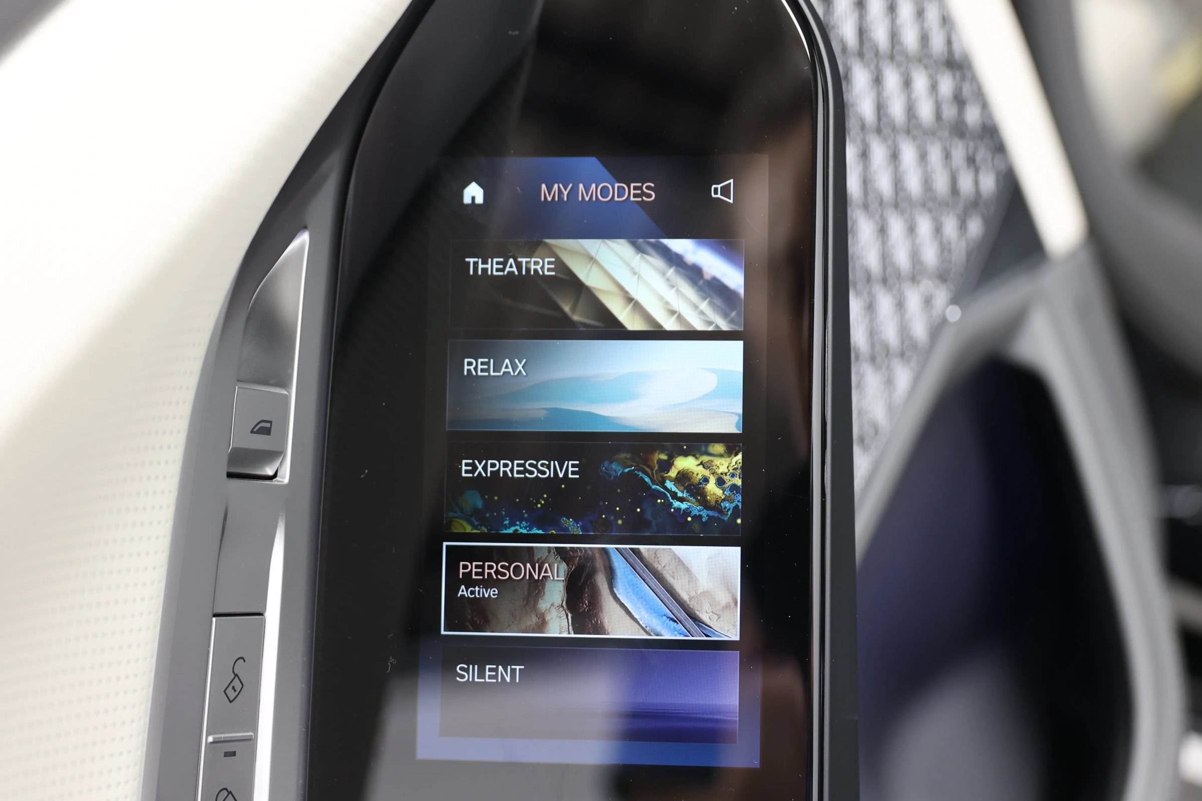 Used 2023 BMW i7 xDrive60 AWD/4WD image 48