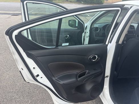 Used 2017 Nissan Versa SV FWD image 15