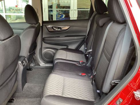 Used 2019 Nissan Rogue SV w/ Premium Package AWD/4WD image 21