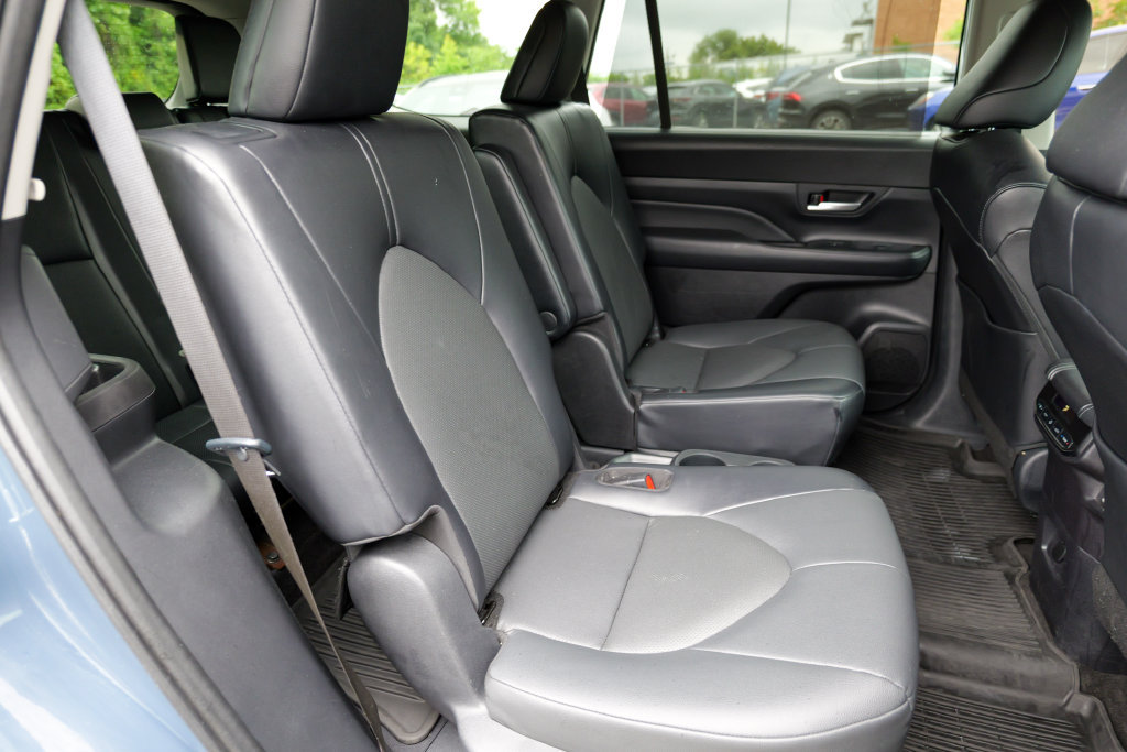 Used 2024 Toyota Grand Highlander AWD image 32