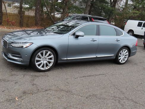 Used 2018 Volvo S90 T6 Inscription w/ Convenience Package image 4