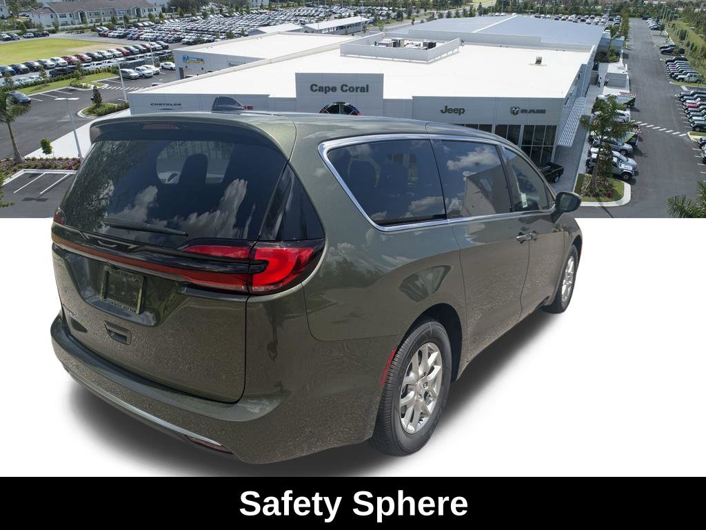 New 2027 Chrysler Pacifica Select w/ Family Tech Group FWD image 4