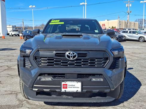 Certified 2025 Toyota Tacoma TRD Sport image 2
