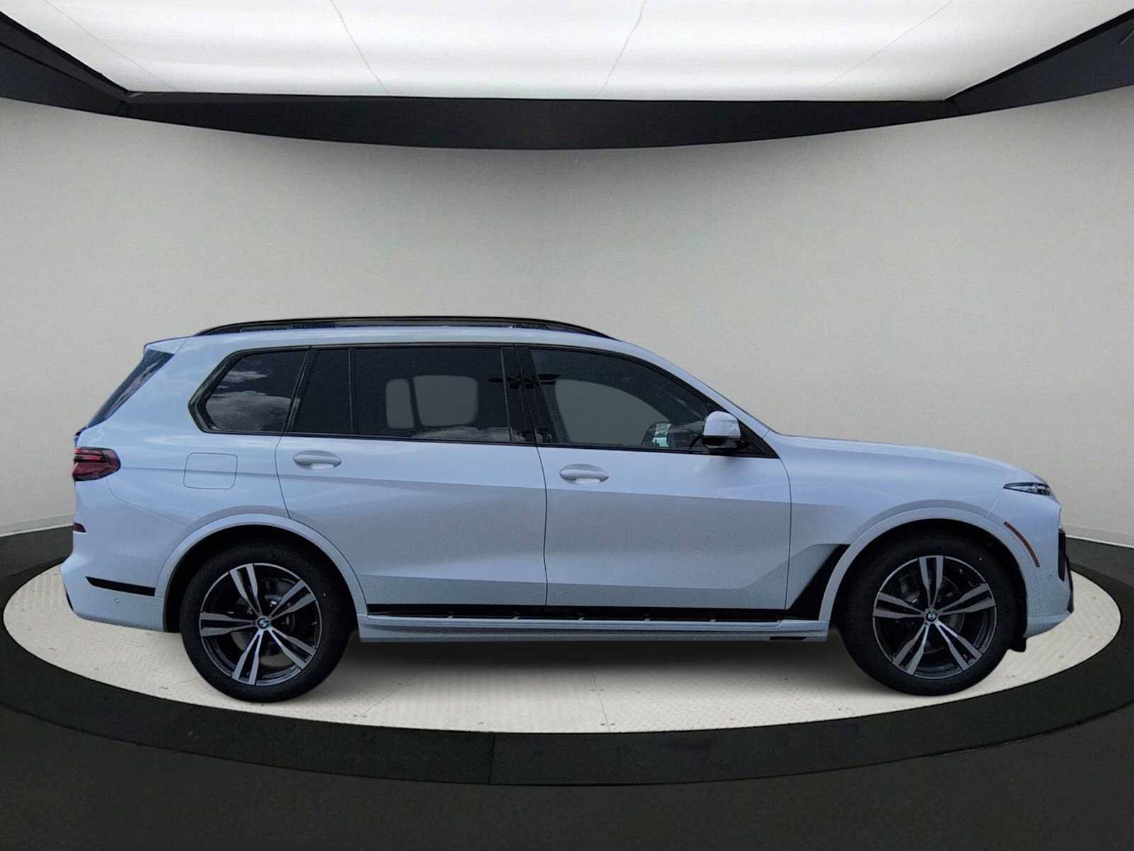 Used 2027 BMW X7 xDrive40i w/ Executive Package AWD/4WD image 9
