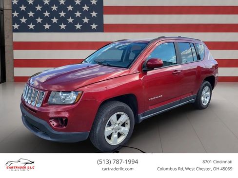 Used 2017 Jeep Compass Latitude FWD image 1