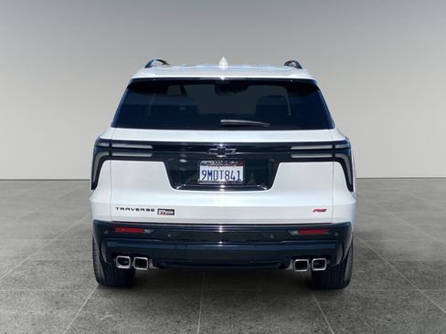 Used 2024 Chevrolet Traverse RS w/ LPO, Floor Liner Package FWD image 4