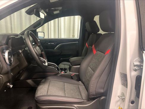 Used 2024 Chevrolet Colorado Z71 w/ Z71 Convenience Package 2 image 10