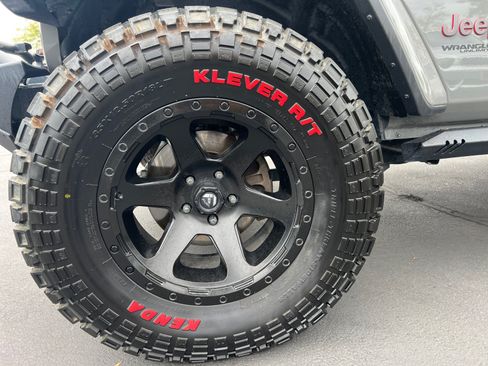 Used 2021 Jeep Wrangler Unlimited Rubicon AWD/4WD image 33