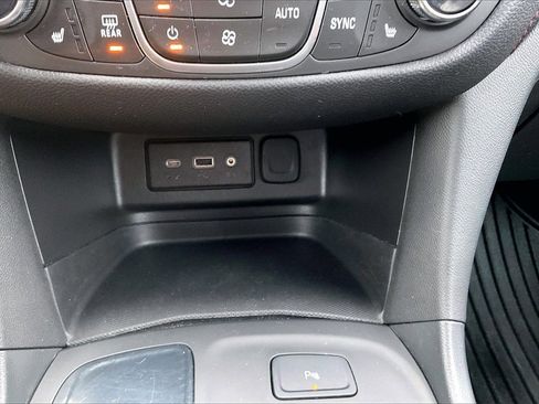 Used 2024 Chevrolet Equinox RS image 18