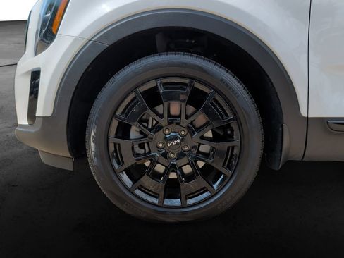 Used 2022 Kia Telluride EX w/ EX Premium Package AWD/4WD image 9