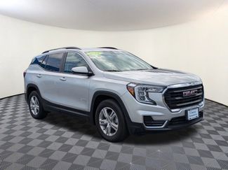 Used 2022 GMC Terrain SLE w/ Driver Convenience Package image 1