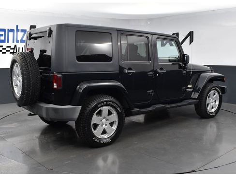 Used 2007 Jeep Wrangler Unlimited Sahara AWD/4WD image 5