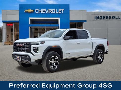 Used 2024 GMC Canyon AT4 image 4