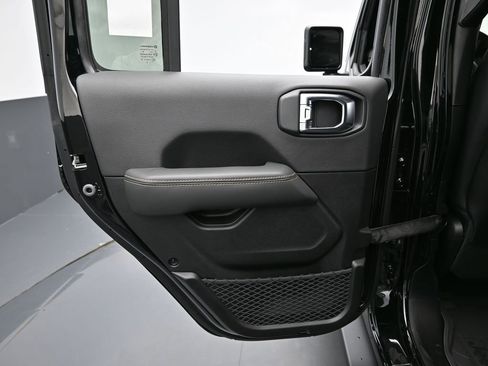 New 2025 Jeep Wrangler Unlimited Rubicon 392 AWD/4WD image 12