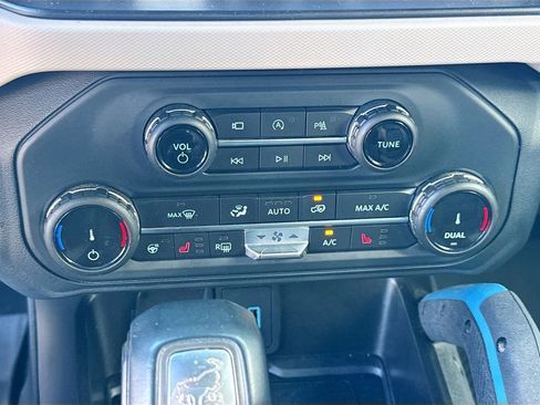 Used 2022 Ford Bronco Wildtrak AWD/4WD image 17