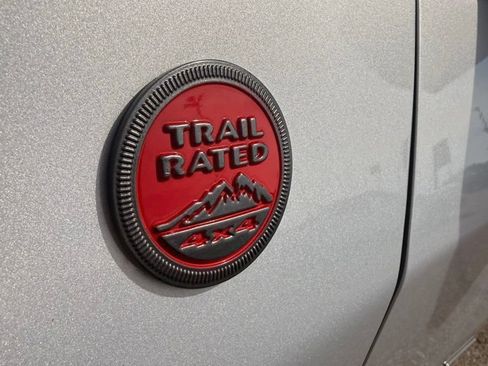 Used 2025 Jeep Compass Trailhawk AWD/4WD image 12
