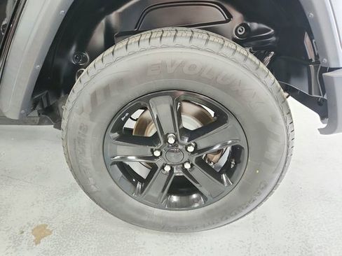 Used 2021 Jeep Wrangler Unlimited Sport image 32