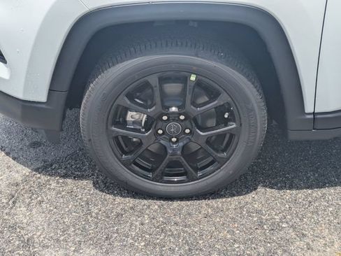 New 2026 Jeep Compass Latitude AWD/4WD image 10
