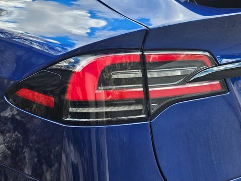 Used 2024 Tesla Model X image 29