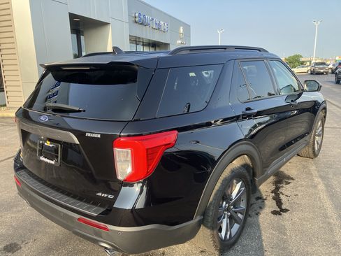 Used 2023 Ford Explorer XLT w/ XLT Sport Appearance Package AWD/4WD image 6